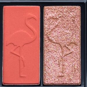 The B. Free Eye shadow Duo glittery pink & a vibrant coral New